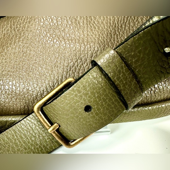 Calvin Klein Unisex Pebble Leather Fanny Bag in Olive - Picture 7 of 10